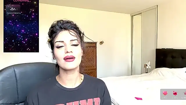 Snapshot of Lailawick chatting on 06/21/26, 01:24 Lailawick online show from 06/21/26, 01:24