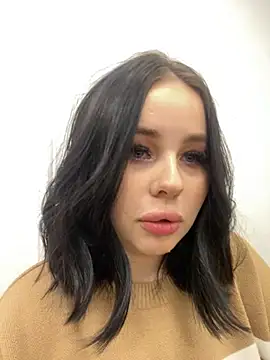 Snapshot of AliceLune chatting on 01/18/26, 04:27 AliceLune online show from 01/18/26, 04:27