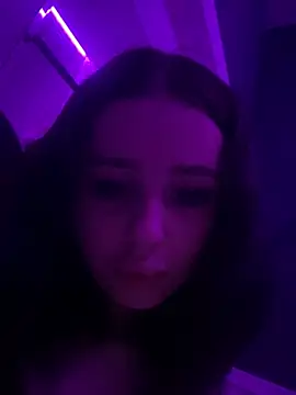 Snapshot of AliceLune chatting on 02/09/26, 02:32 AliceLune online show from 02/09/26, 02:32