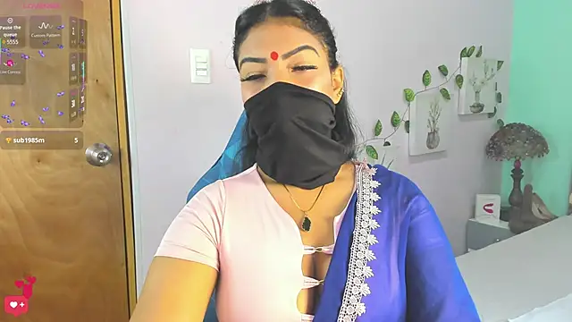 Snapshot of Iniya_Parul chatting on 06/13/26, 02:04 Iniya Parul online show from 06/13/26, 02:04