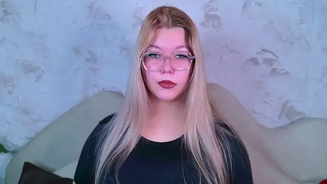 Snapshot of MonaKeli chatting on 10/29/25, 04:09 MonaKeli online show from 10/29/25, 04:09