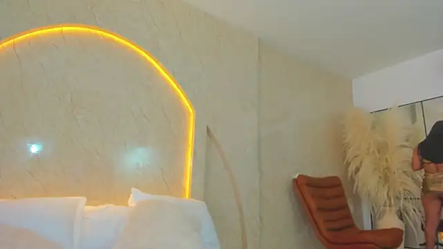 Antonella Russo1 online show from 12/16/25, 01:49