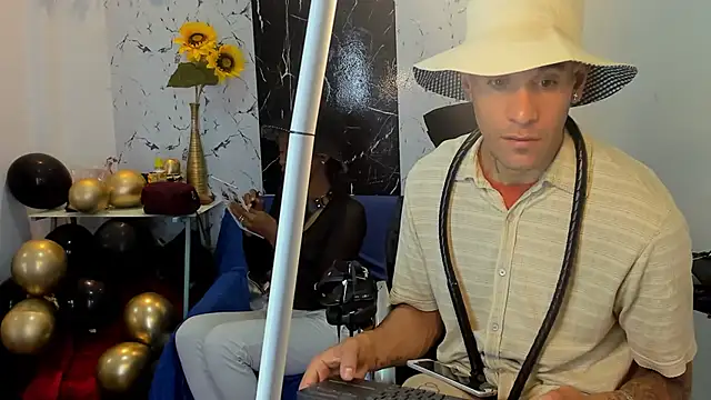 Snapshot of Stormandloganxxx chatting on 01/13/26, 02:11 Stormandloganxxx online show from 01/13/26, 02:11