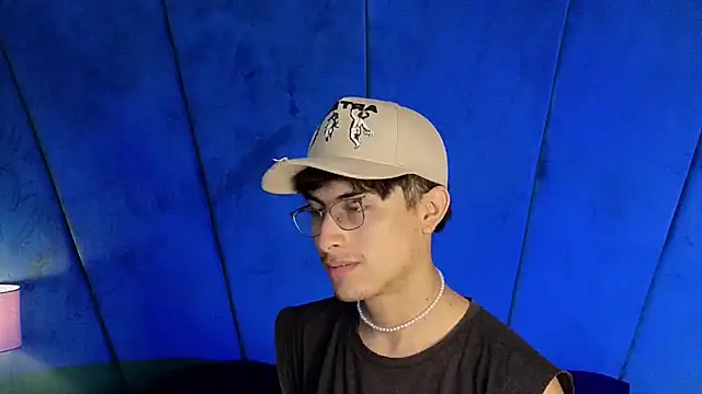 Aaron Eze online show from 10/28/25, 09:28