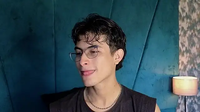 Aaron Eze online show from 11/02/25, 09:50