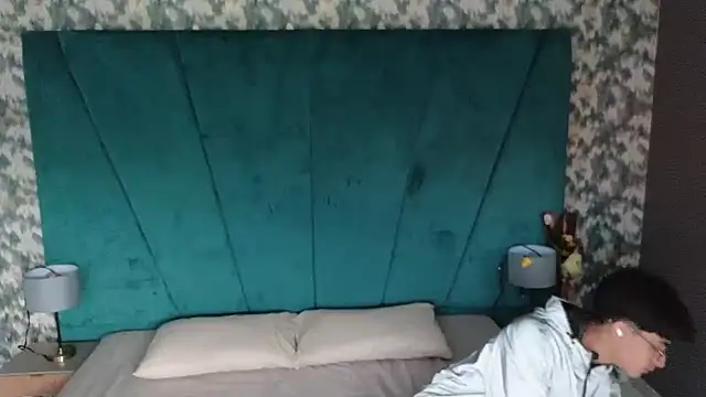 Aaron Eze online show from 02/25/26, 08:40