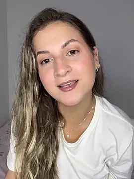 Snapshot of solmartins chatting on 11/05/25, 12:10 solmartins online show from 11/05/25, 12:10