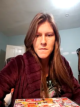 Snapshot of Skullmilf25 chatting on 10/31/25, 02:51 Skullmilf25 online show from 10/31/25, 02:51