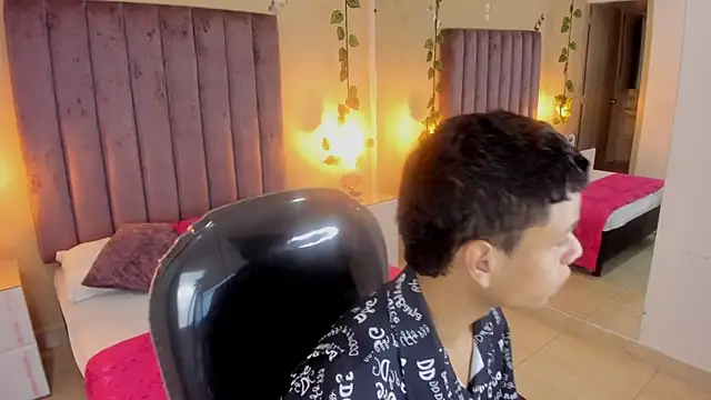 Xavier Fox    online show from 11/11/25, 12:38