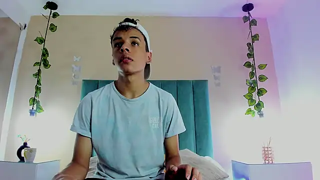 Xavier Fox    online show from 03/16/26, 07:51