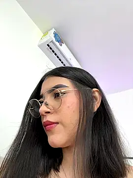 Julietalcl online show from 11/30/25, 06:45