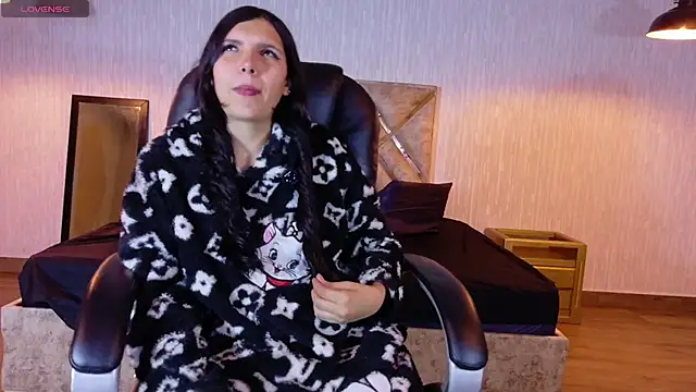 moon2 1  online show from 12/18/25, 02:39