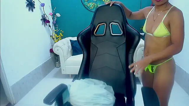 Miagreys1 online show from 11/30/25, 11:14