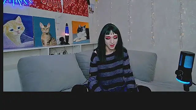 whoalexxa online show from 11/17/25, 12:22