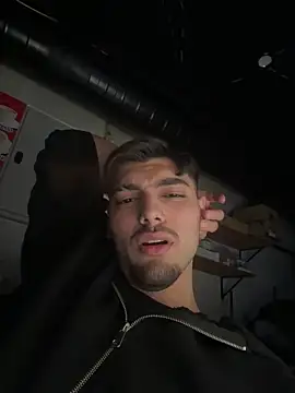 emir343475 online show from 10/16/25, 10:33