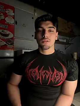 Snapshot of emir343475 chatting on 11/07/25, 07:14 emir343475 online show from 11/07/25, 07:14