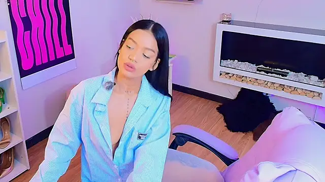 Snapshot of Miss_koko_ chatting on 07/05/26, 04:19 Miss koko online show from 07/05/26, 04:19