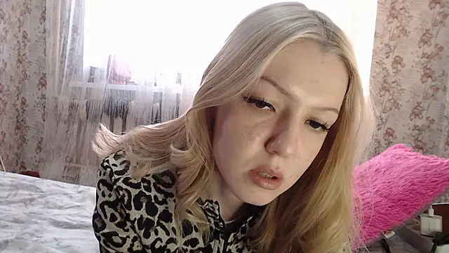 Snapshot of AlexandraXKitty chatting on 03/22/26, 02:48 AlexandraXKitty online show from 03/22/26, 02:48