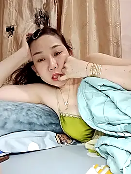 Ana-love2025 online show from 11/18/25, 01:04