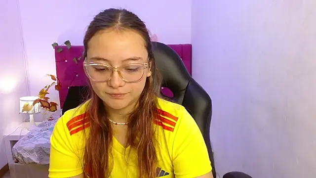 Red Lola  online show from 10/16/25, 12:50