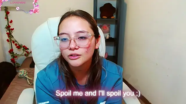 Red Lola  online show from 12/22/25, 09:45