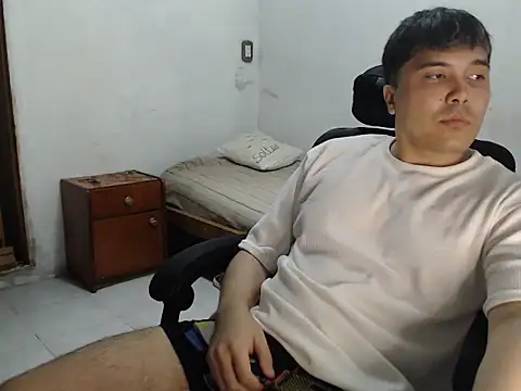 Snapshot of CuteAlexBoy chatting on 04/08/26, 08:53 CuteAlexBoy online show from 04/08/26, 08:53