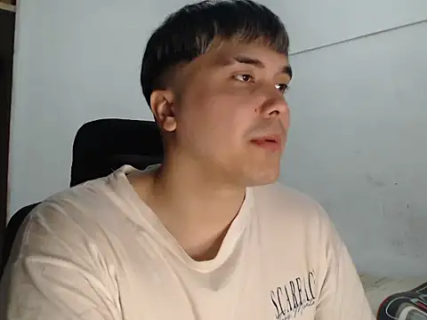 Snapshot of CuteAlexBoy chatting on 05/11/26, 06:49 CuteAlexBoy online show from 05/11/26, 06:49