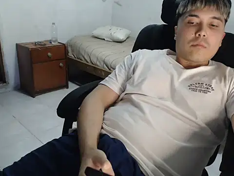 Snapshot of CuteAlexBoy chatting on 05/15/26, 11:23 CuteAlexBoy online show from 05/15/26, 11:23