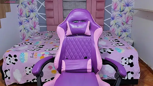 AdelaidaManson18 online show from 12/15/25, 03:11