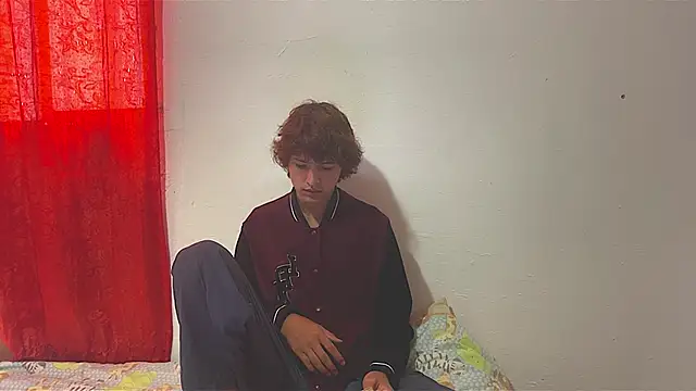 Snapshot of JoelnClouds chatting on 02/04/26, 06:58 JoelnClouds online show from 02/04/26, 06:58