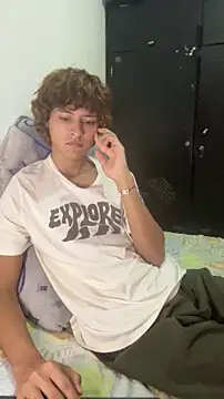 Snapshot of JoelnClouds chatting on 02/13/26, 11:01 JoelnClouds online show from 02/13/26, 11:01