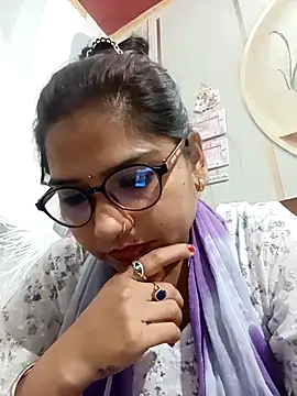 Snapshot of Vanshika1432 chatting on 10/23/25, 04:39 Vanshika1432 online show from 10/23/25, 04:39