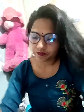 Snapshot of Vanshika1432 chatting on 10/24/25, 04:53 Vanshika1432 online show from 10/24/25, 04:53