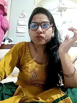 Snapshot of Vanshika1432 chatting on 10/25/25, 05:15 Vanshika1432 online show from 10/25/25, 05:15