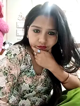 Snapshot of Vanshika1432 chatting on 10/27/25, 05:00 Vanshika1432 online show from 10/27/25, 05:00