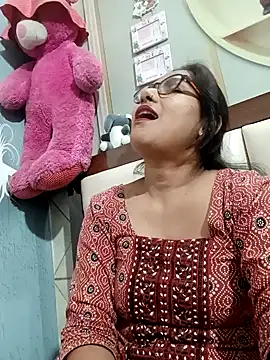 Snapshot of Vanshika1432 chatting on 11/05/25, 01:55 Vanshika1432 online show from 11/05/25, 01:55