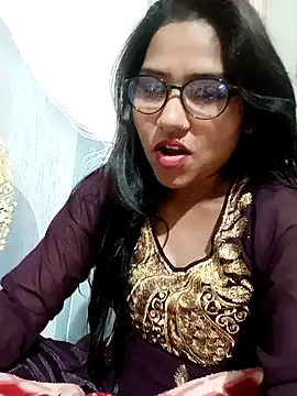 Snapshot of Vanshika1432 chatting on 11/10/25, 05:01 Vanshika1432 online show from 11/10/25, 05:01