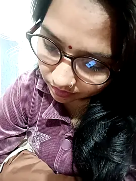 Snapshot of Vanshika1432 chatting on 11/22/25, 01:04 Vanshika1432 online show from 11/22/25, 01:04