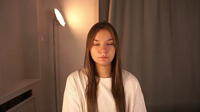 Snapshot of BrynnHolverson chatting on 10/18/25, 04:41 BrynnHolverson online show from 10/18/25, 04:41