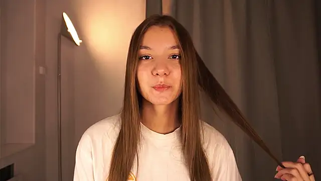 Snapshot of BrynnHolverson chatting on 10/20/25, 05:13 BrynnHolverson online show from 10/20/25, 05:13