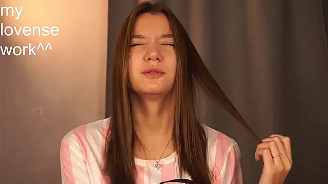 Snapshot of BrynnHolverson chatting on 10/26/25, 07:09 BrynnHolverson online show from 10/26/25, 07:09