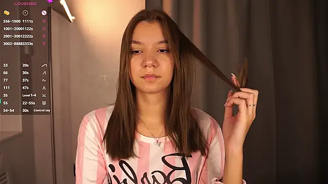 Snapshot of BrynnHolverson chatting on 10/27/25, 06:23 BrynnHolverson online show from 10/27/25, 06:23