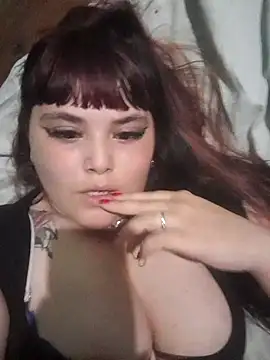 Snapshot of DivingArianism chatting on 10/17/25, 04:37 DivingArianism online show from 10/17/25, 04:37