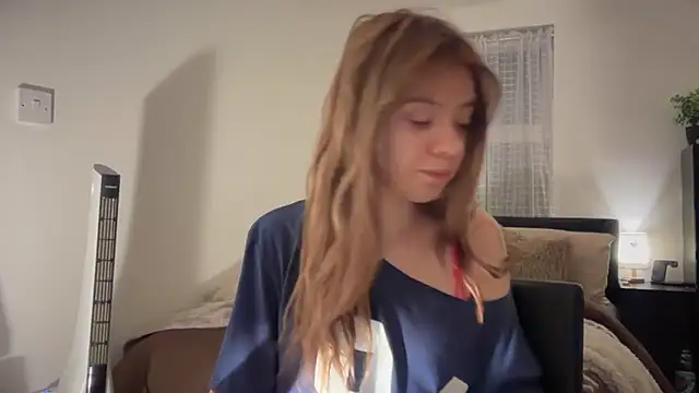 Snapshot of YasmineLace chatting on 01/06/26, 04:54 YasmineLace online show from 01/06/26, 04:54