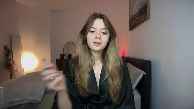 Snapshot of YasmineLace chatting on 02/15/26, 06:59 YasmineLace online show from 02/15/26, 06:59