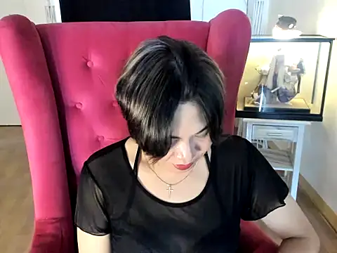 Snapshot of GoldenTs69 chatting on 10/20/25, 05:19 GoldenTs69 online show from 10/20/25, 05:19