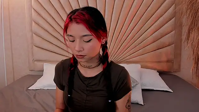 Emma duff online show from 11/21/25, 01:21