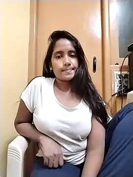 Snapshot of Beauty_maya chatting on 11/04/25, 04:17 Beauty maya online show from 11/04/25, 04:17