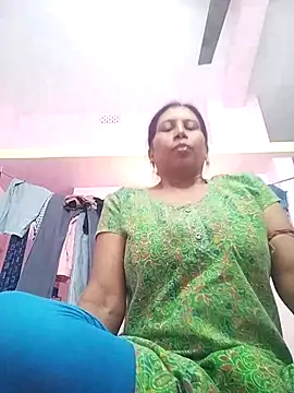 Snapshot of cute_janvi26 chatting on 11/06/25, 07:20 cute janvi26 online show from 11/06/25, 07:20