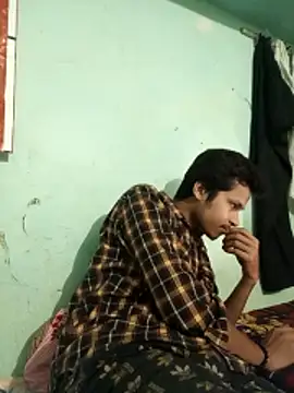 maxmishra18 online show from 10/24/25, 03:47